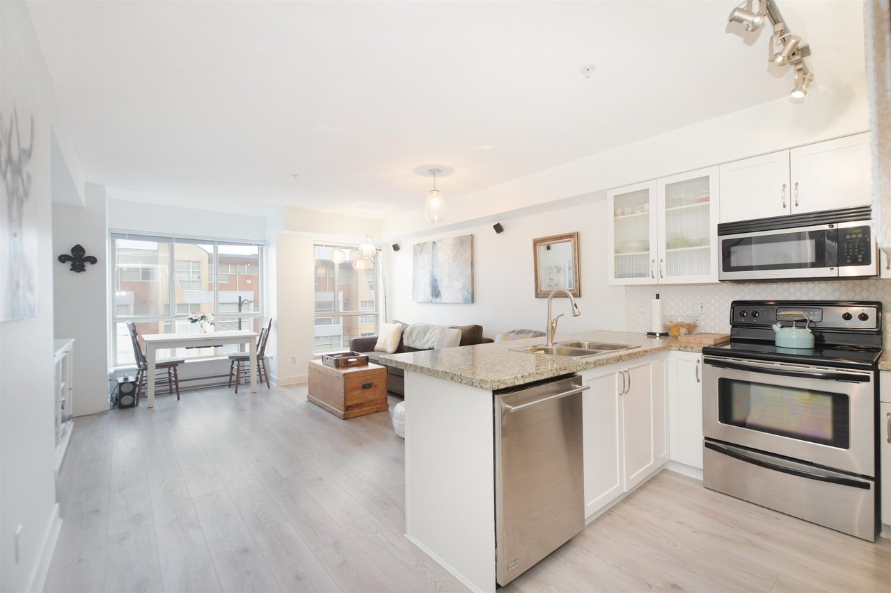 308-702 E King Edward Ave