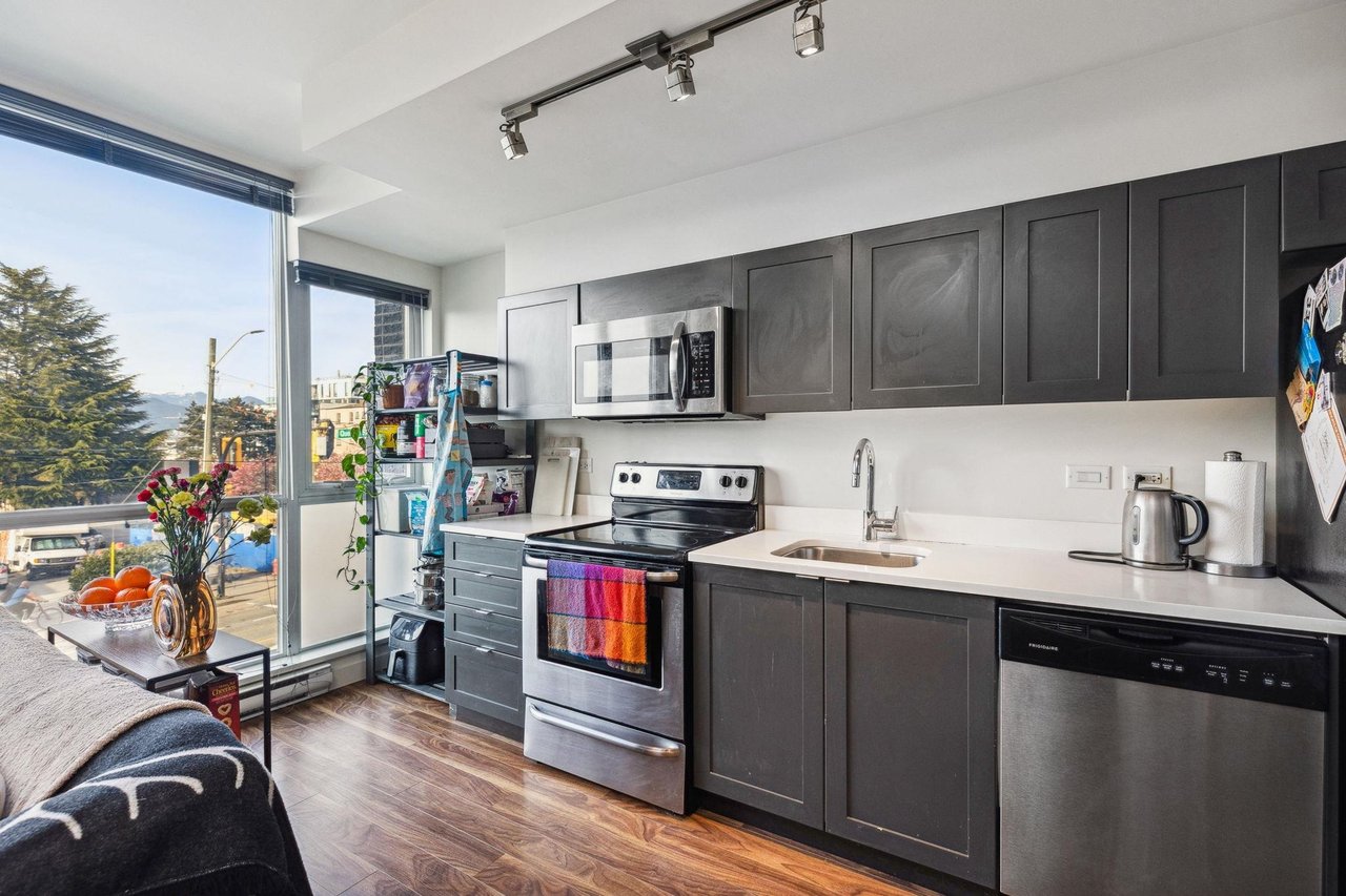 213-2511 Quebec St
