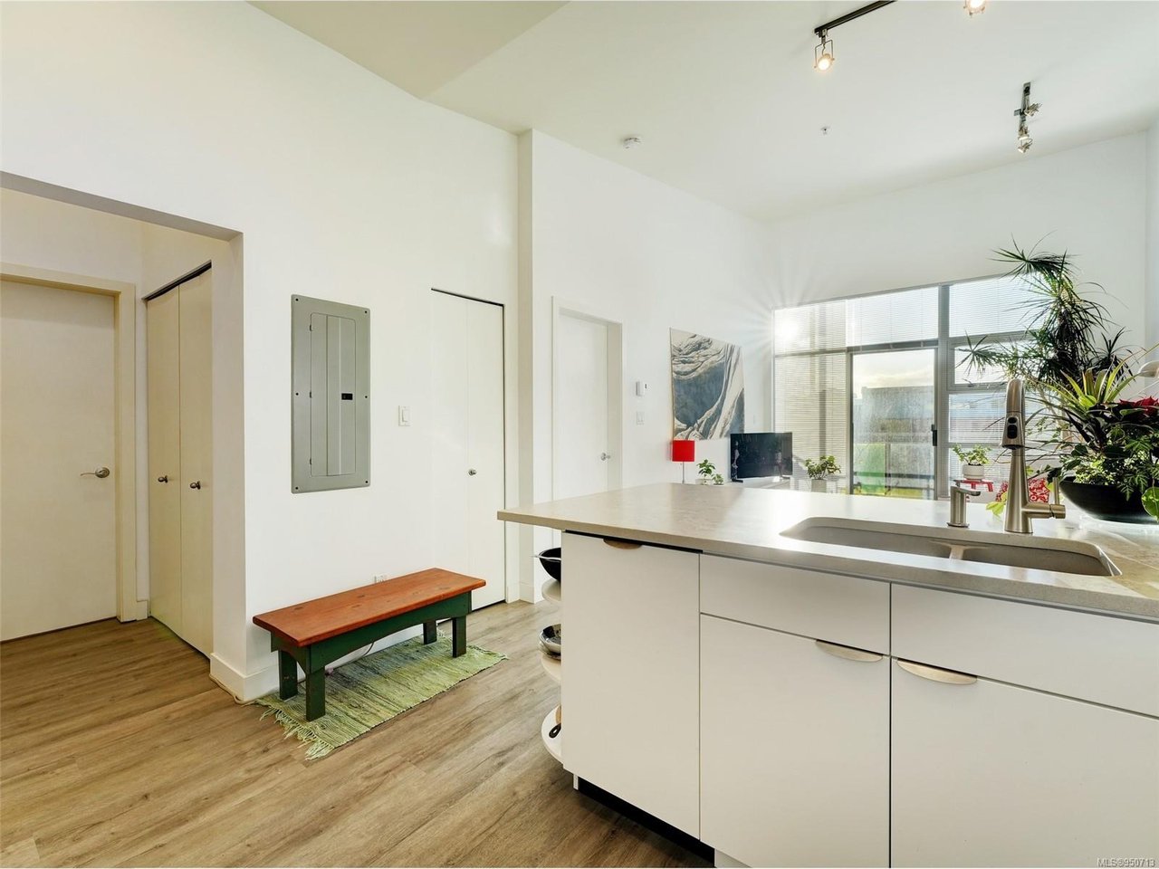 407-797 Tyee Rd