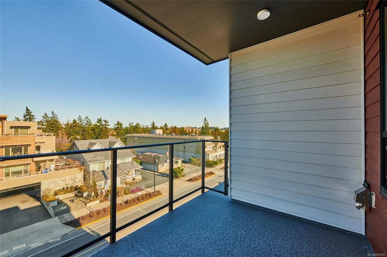 503-7162 West Saanich Rd, Central Saanich