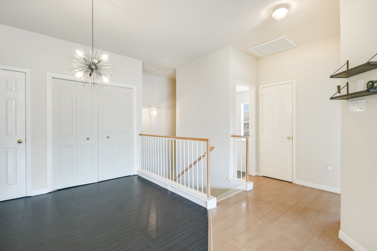 1900 Scofield Ridge Pkwy #701