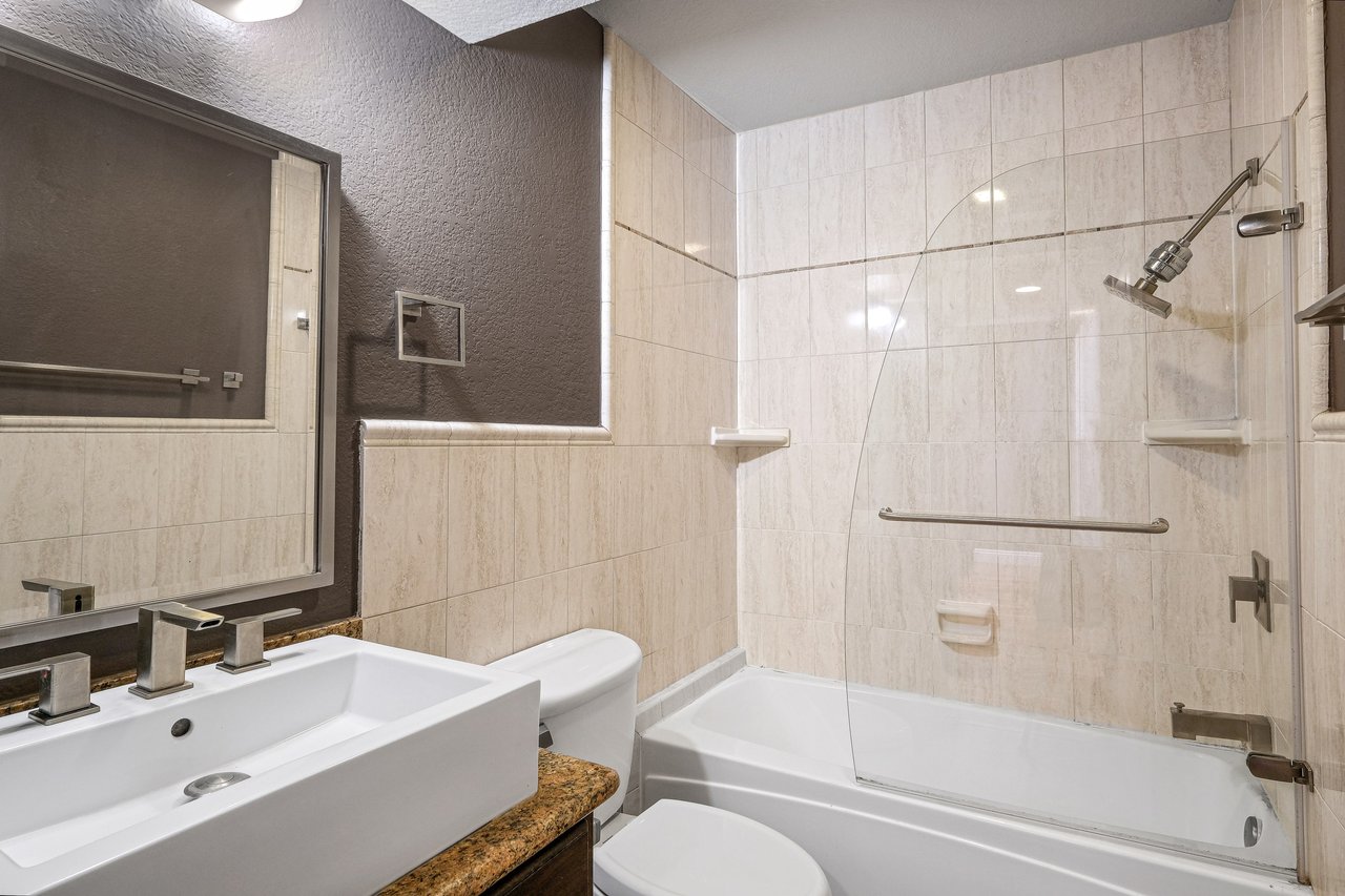 2022 Delaware Avenue Unit: 4
