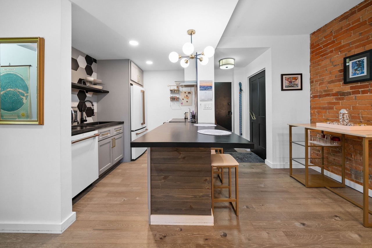 412 Liberty Hill #1B