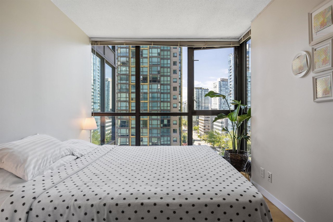 705-1331 Alberni St
