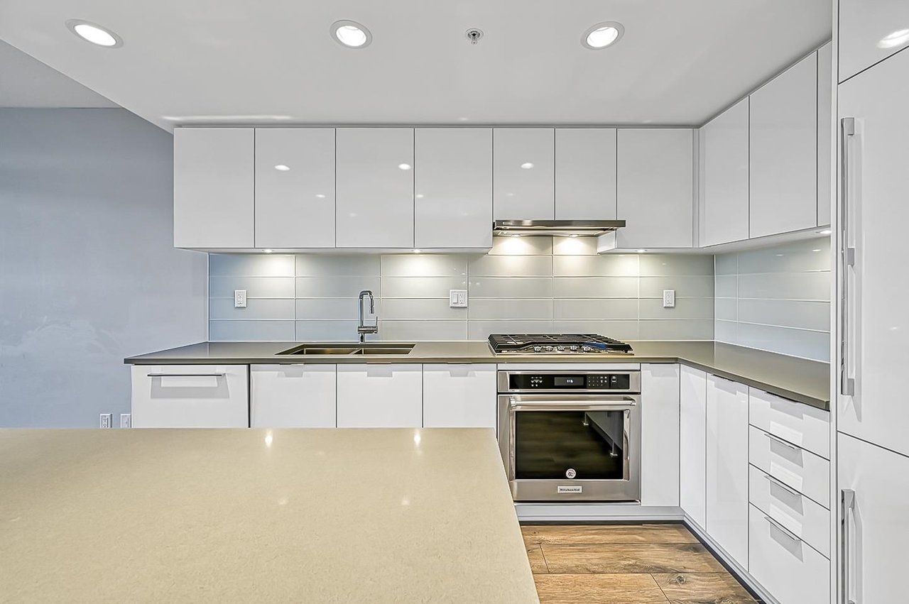 403-2388 Madison Ave