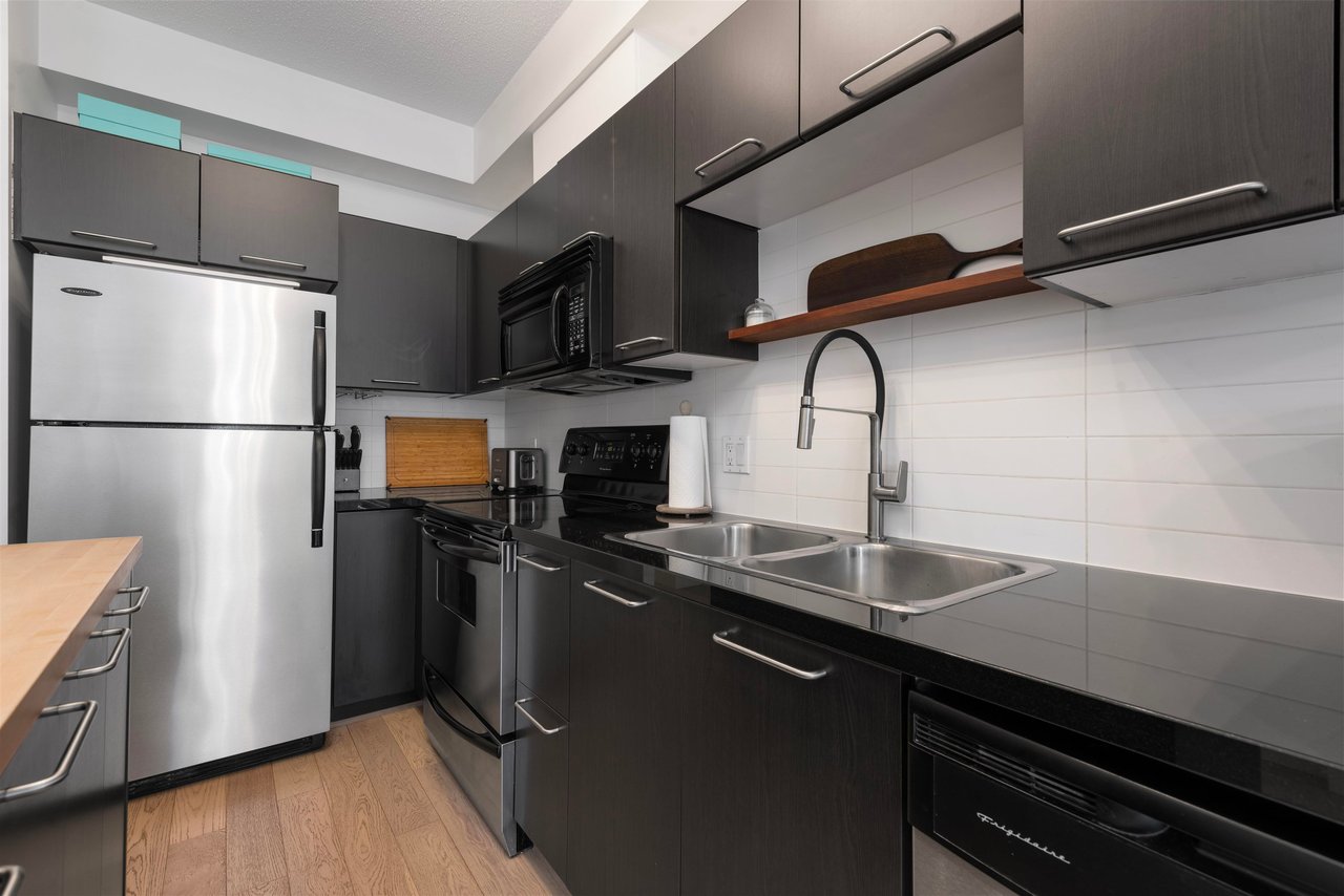 312-205 E 10th Ave