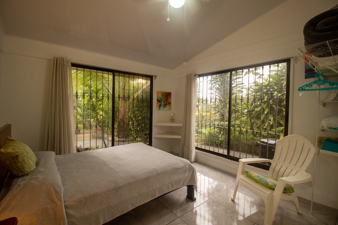 Mountain Home with Guest Cabin, Dominical, Puntarenas