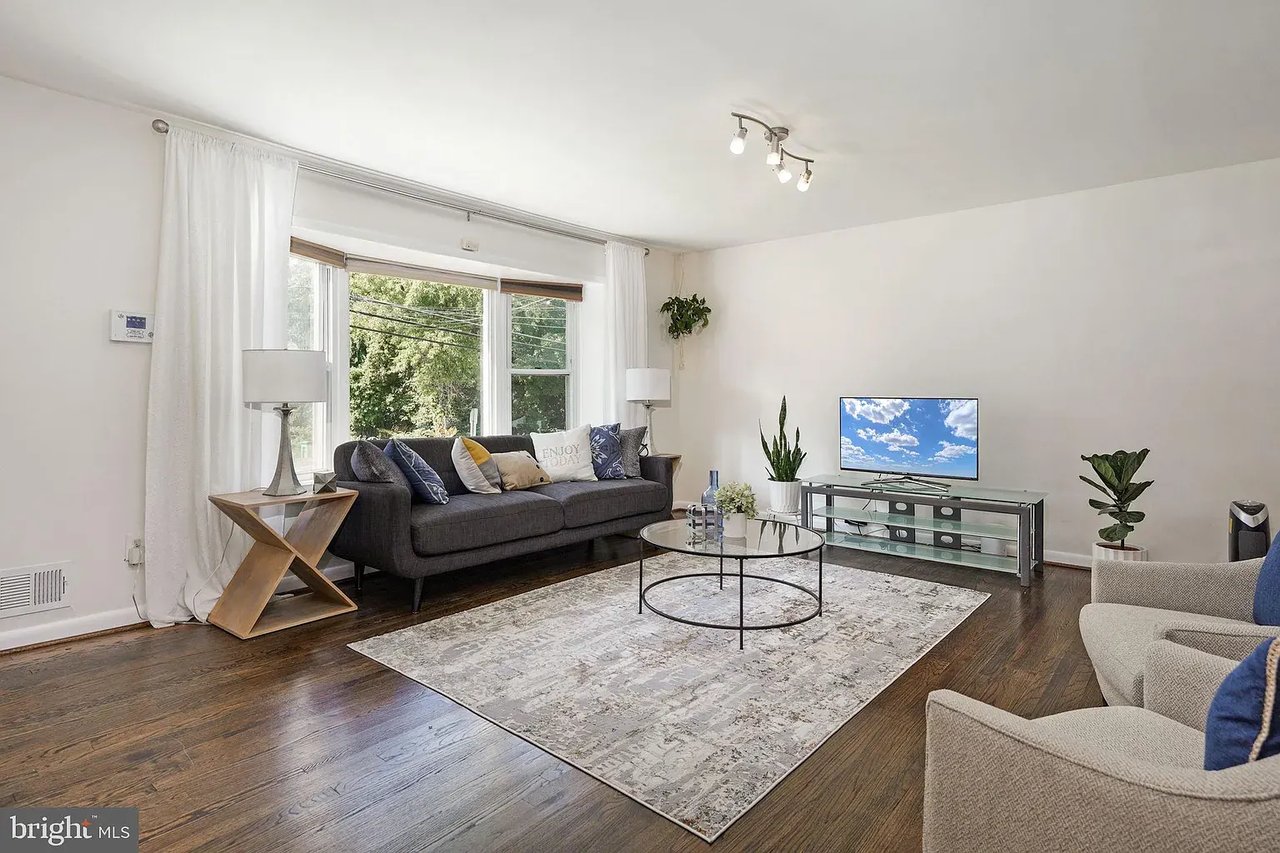 1208 Birchwood Dr