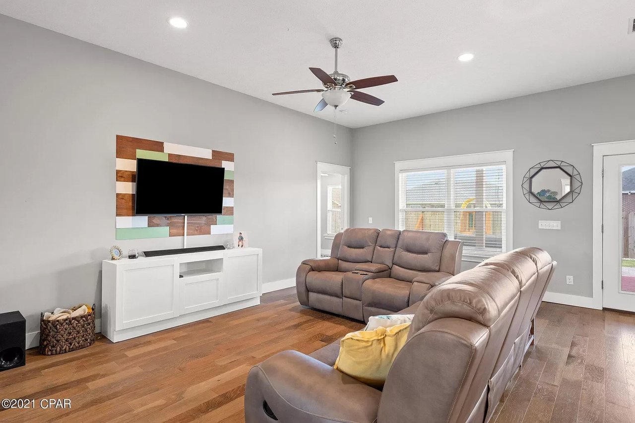 3606 AZALEA Court