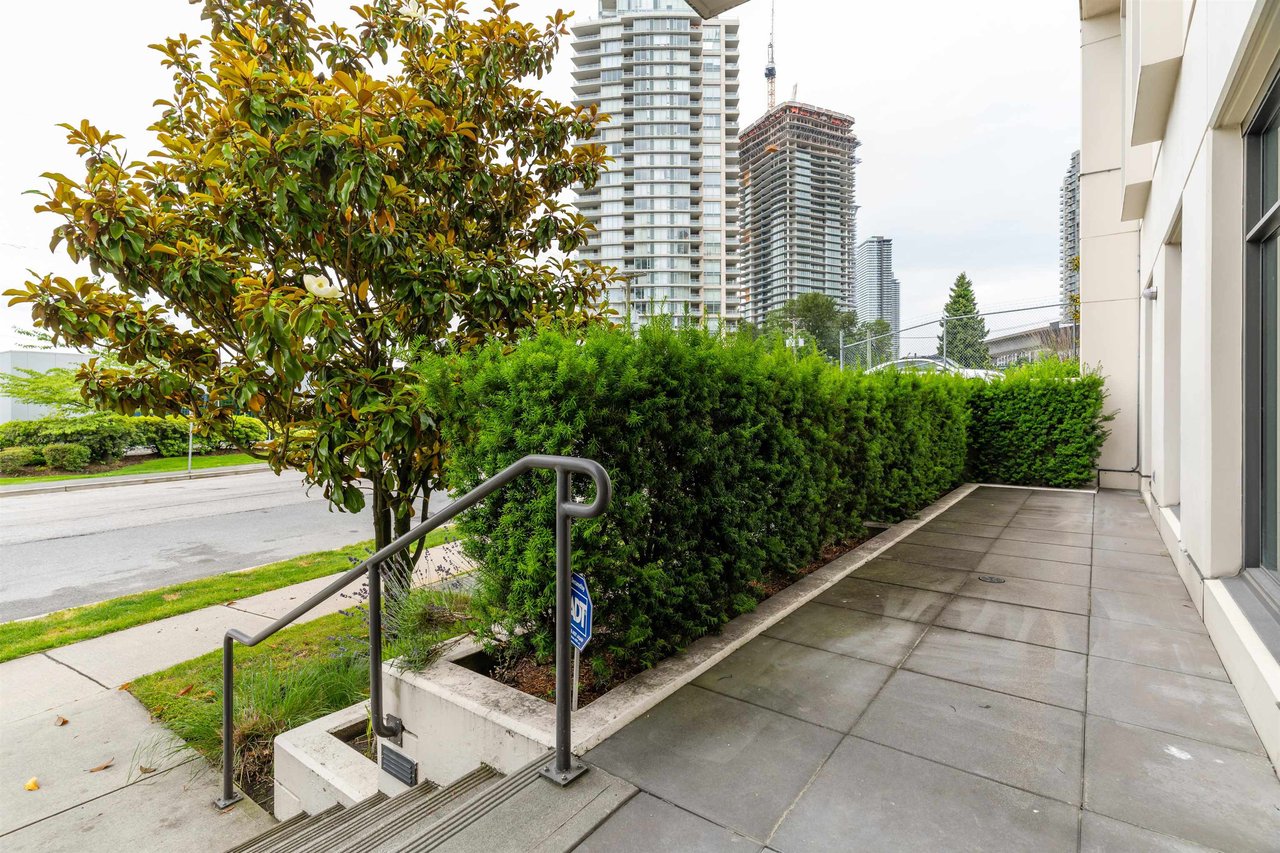 2222 Douglas Rd