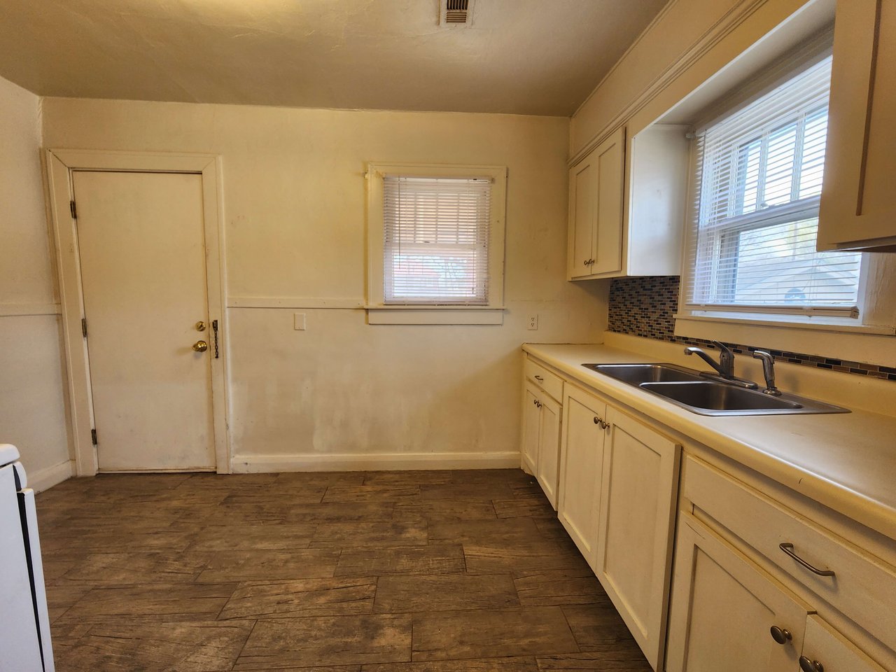 810 N. Market Ave