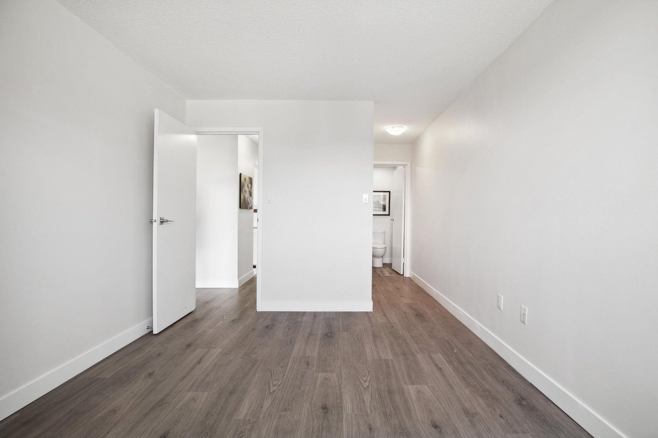 205-371 Ellesmere Avenue, Burnaby