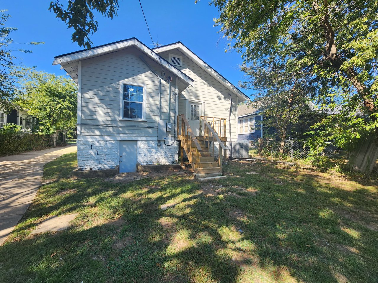 1017 N. Broadway Ave