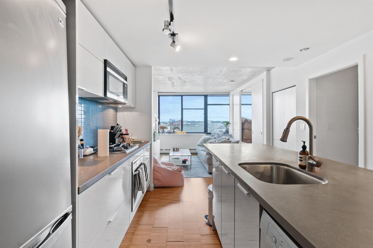 1102-108 W Cordova St