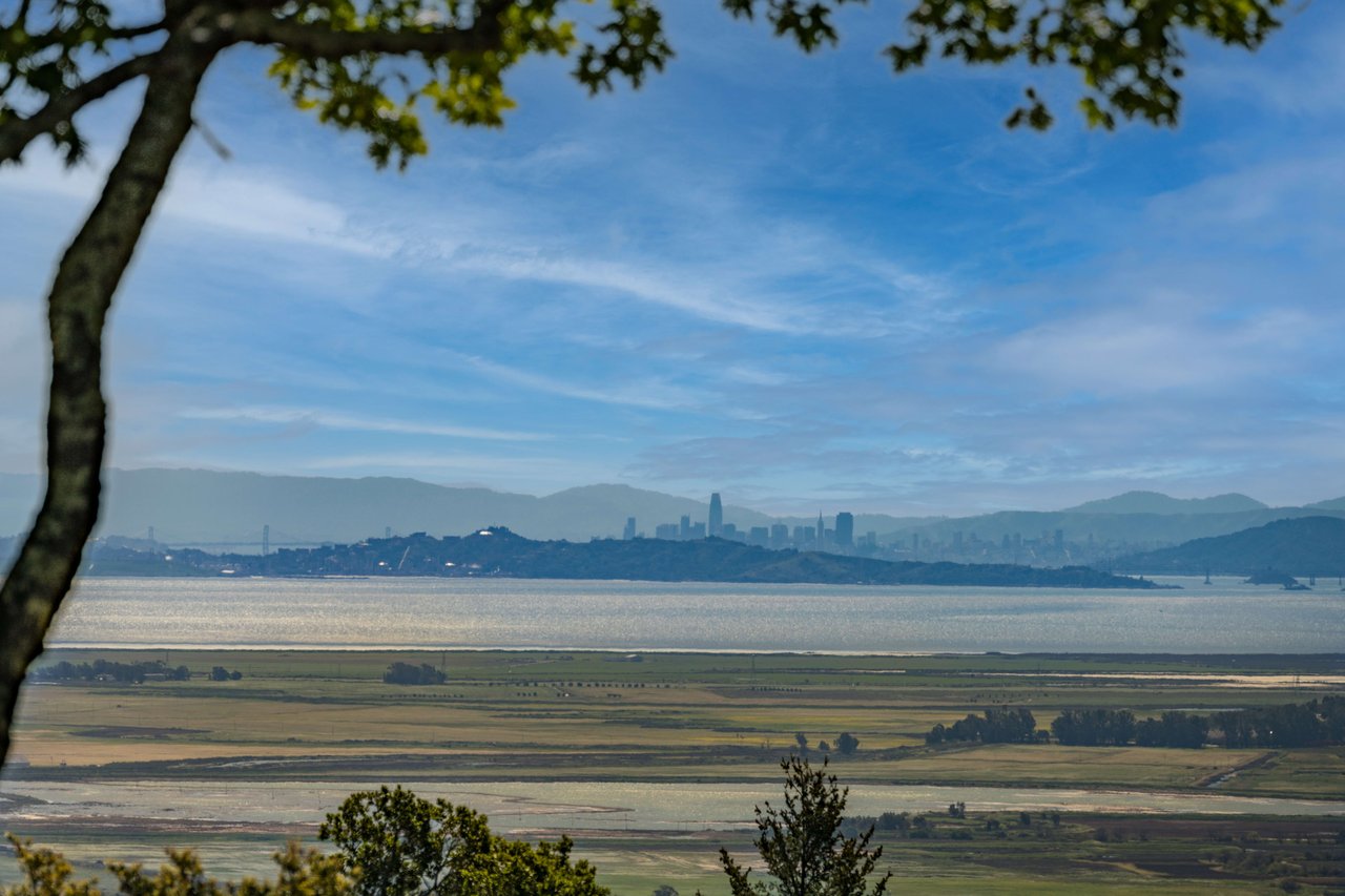 Hale Road, Sonoma