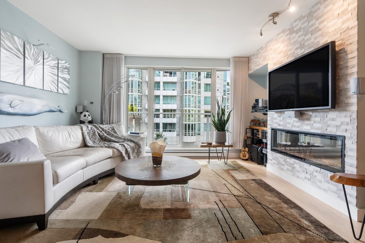 515-888 Beach Ave