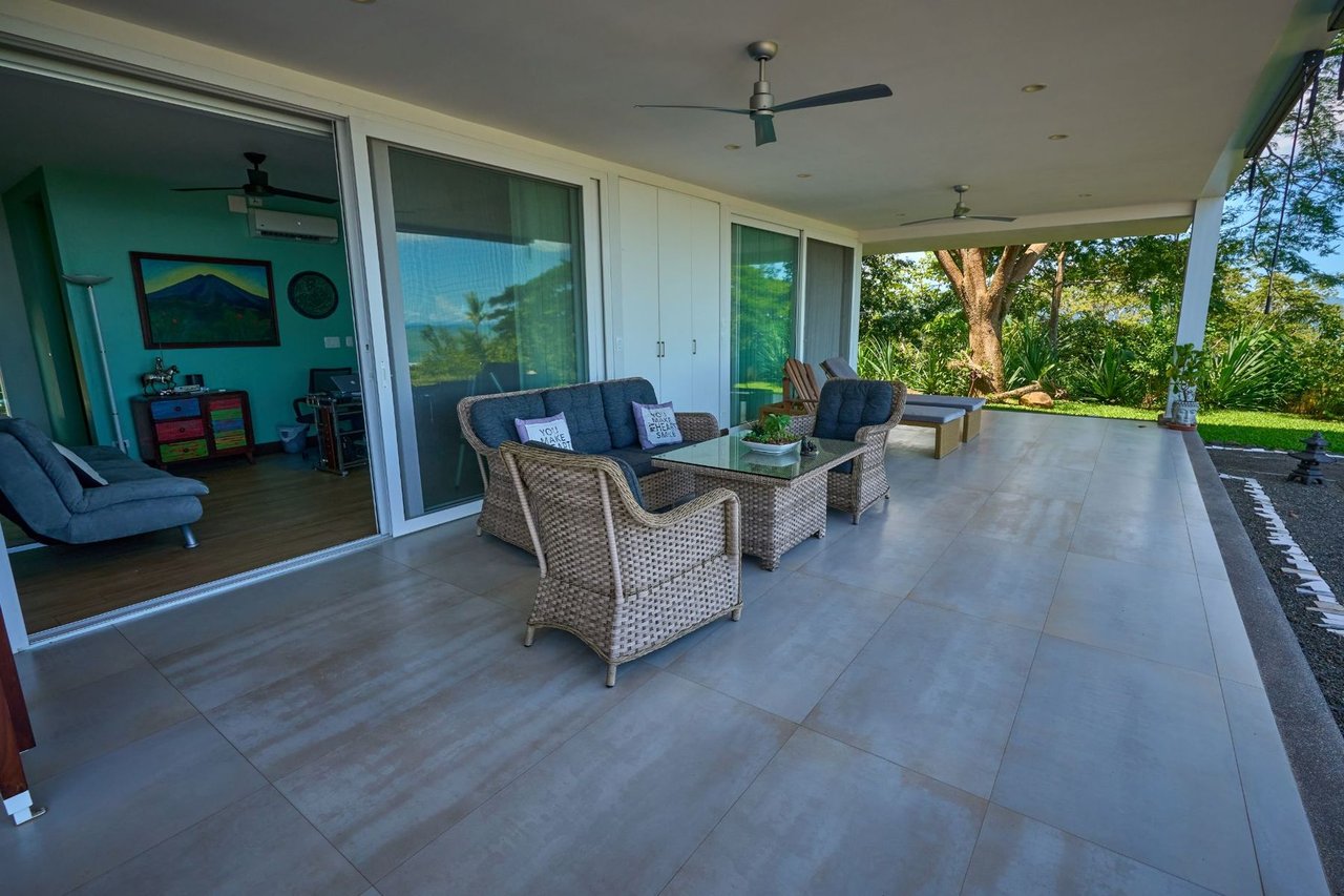 Hilltop Luxury Heliport Estate, Jaco, Puntarenas