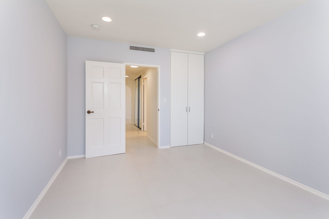875 Comstock Avenue Unit 15D