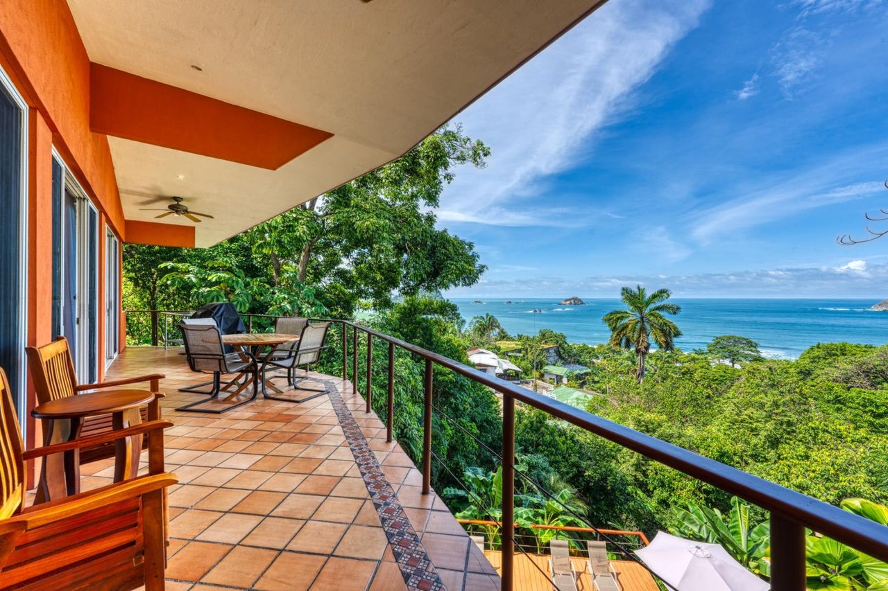 Villa Alegria with Outstanding Ocean View and Short Walk to the Beach