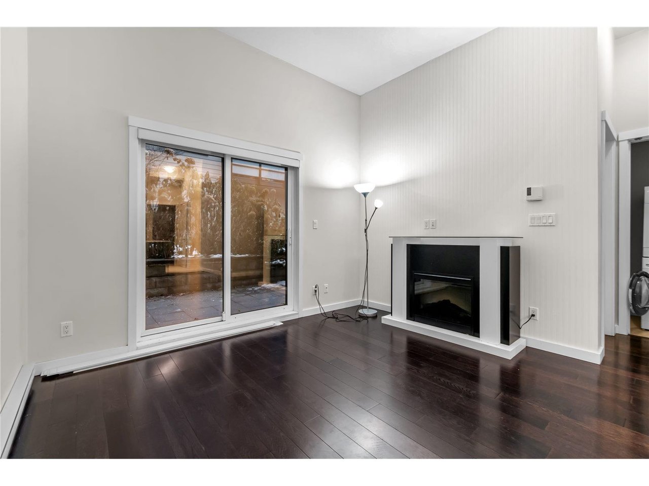 117-7777 Royal Oak Ave