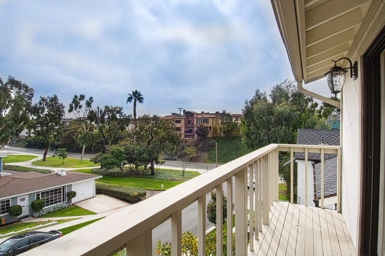 405 Heliotrope Avenue