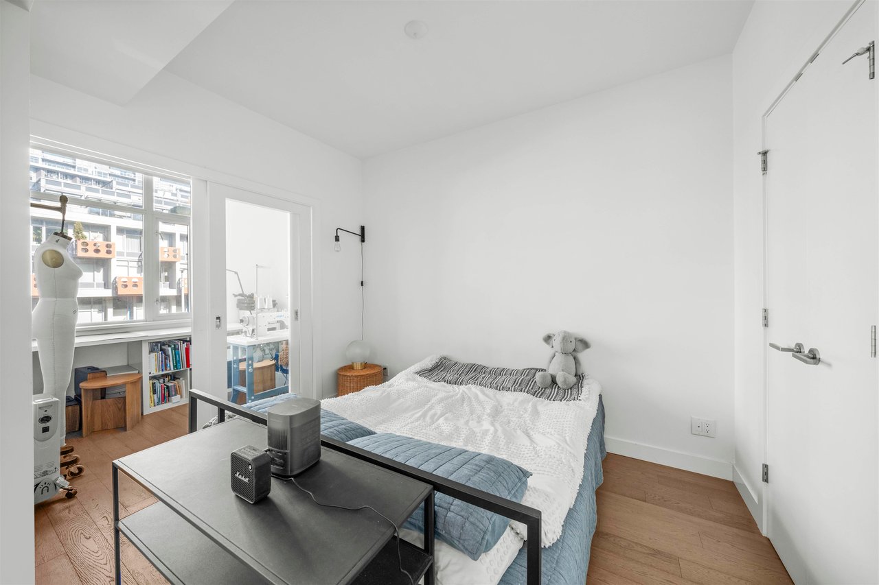 311-108 E 1st Ave