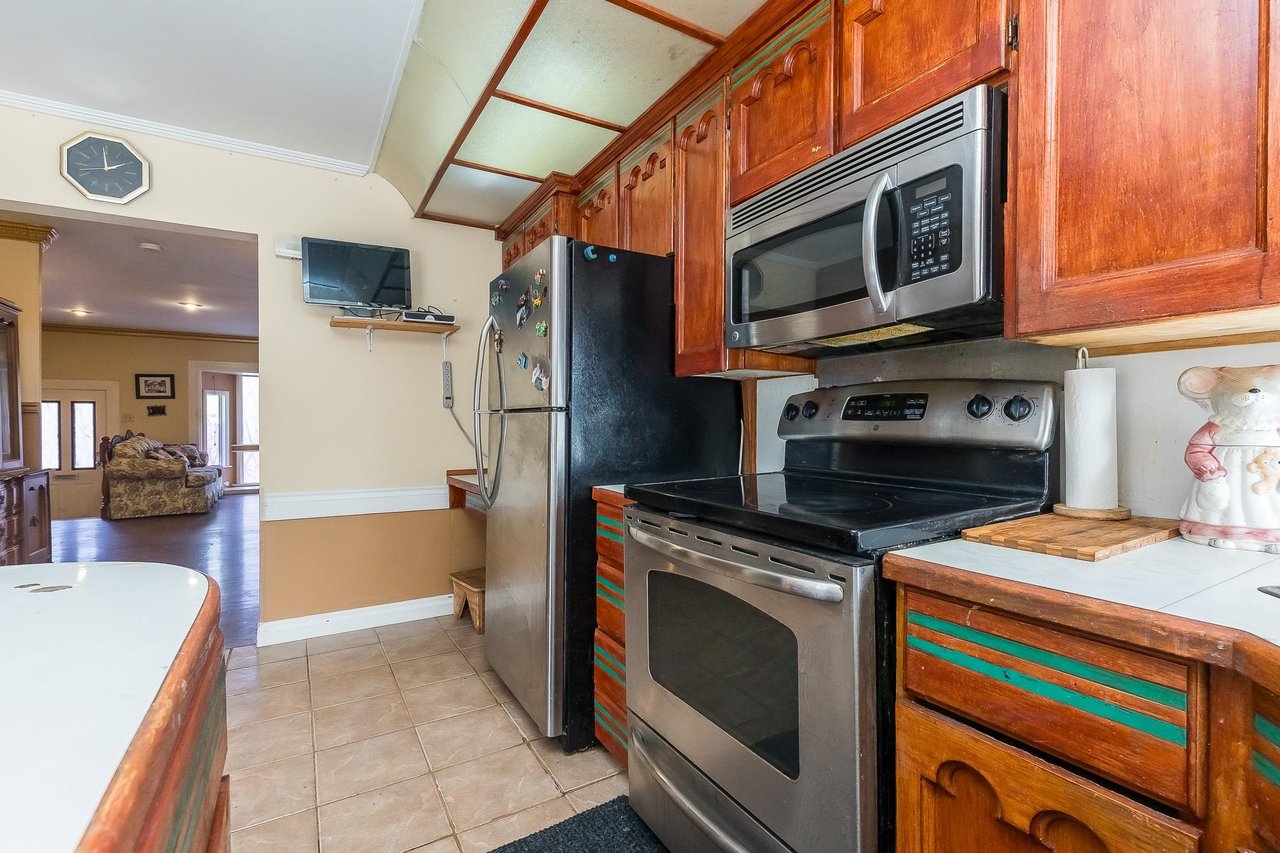 21504 Dewdney Trunk Rd