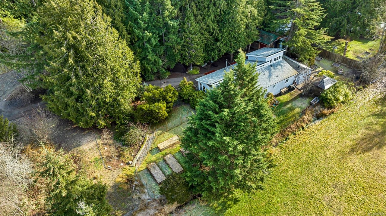 3398 Ridgeview Cres