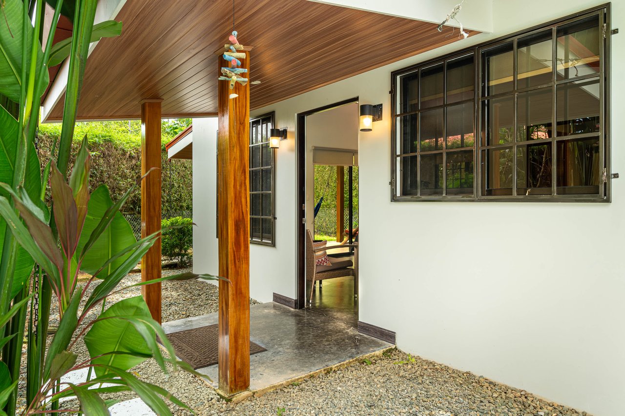 Uvita Garden Villa and Casita, 4 Bedrooms Total, Walking Distance To All