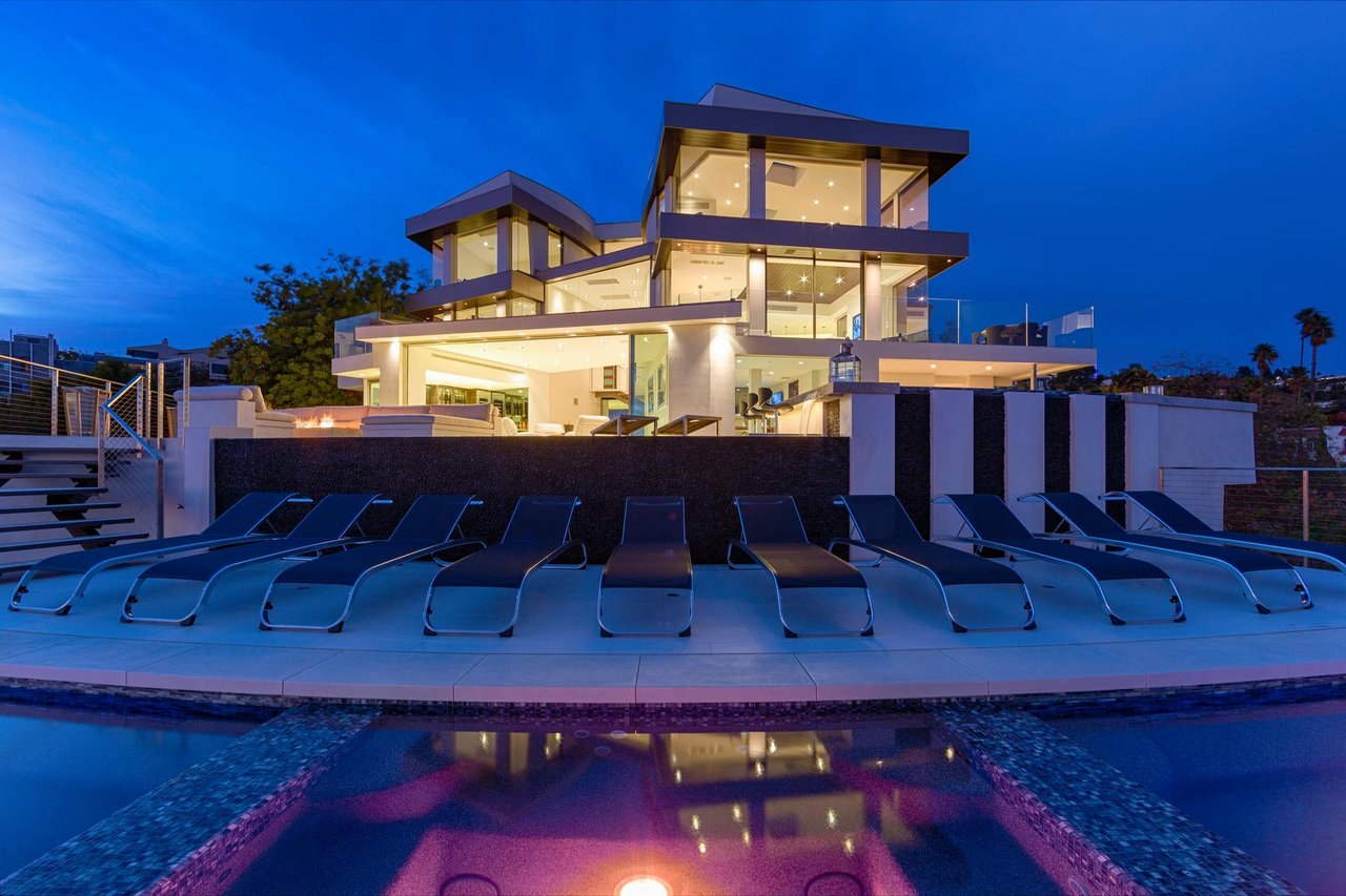 9380 Sierra Mar Dr