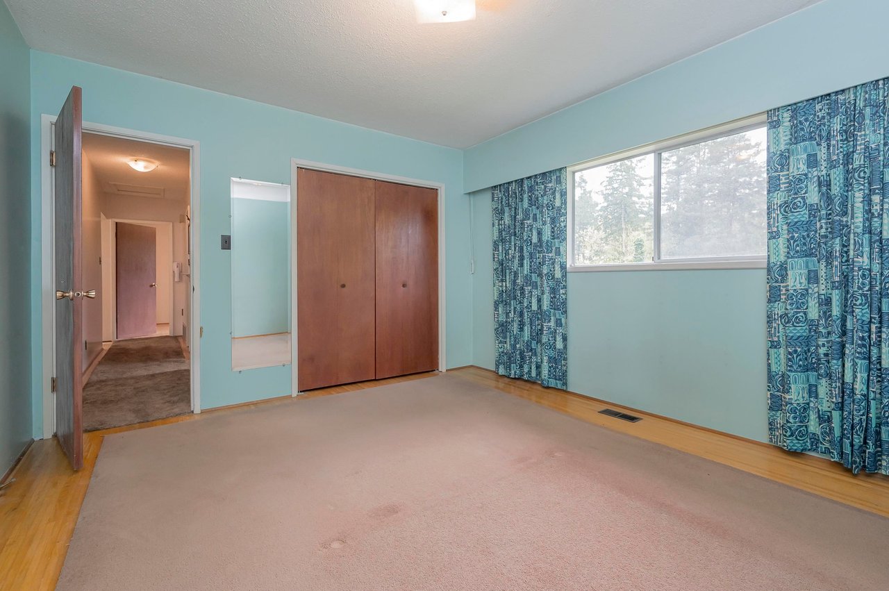 2271 232 St