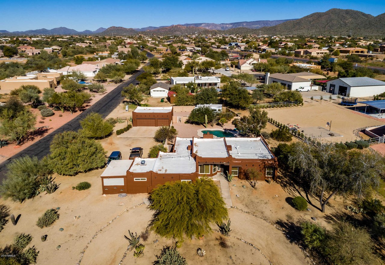 502 E Desert Hills Estate Drive