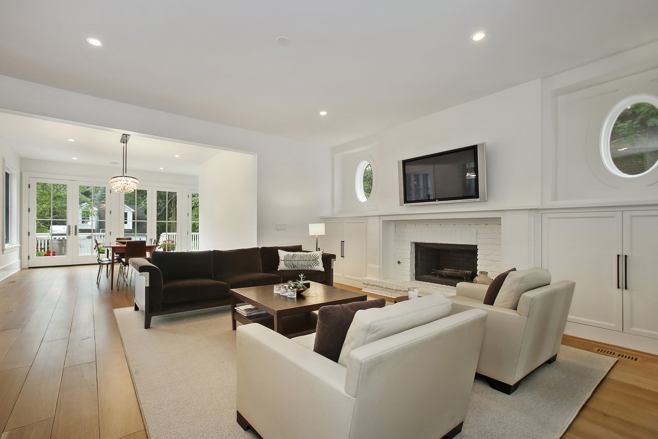 Brilliant Collaboration of Modern Meets Farmhouse