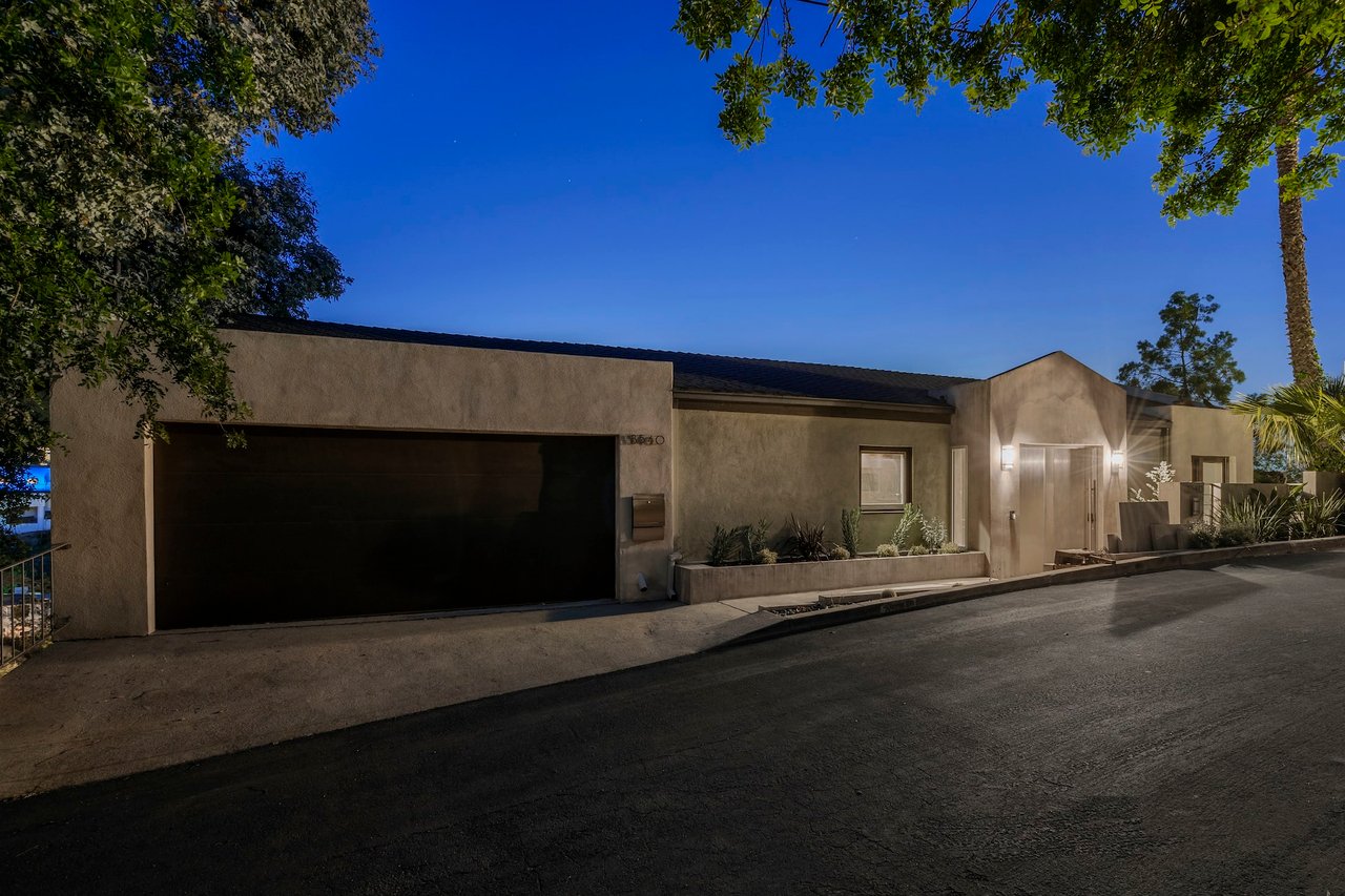 Sunset Strip Architectural with Jetliner Views