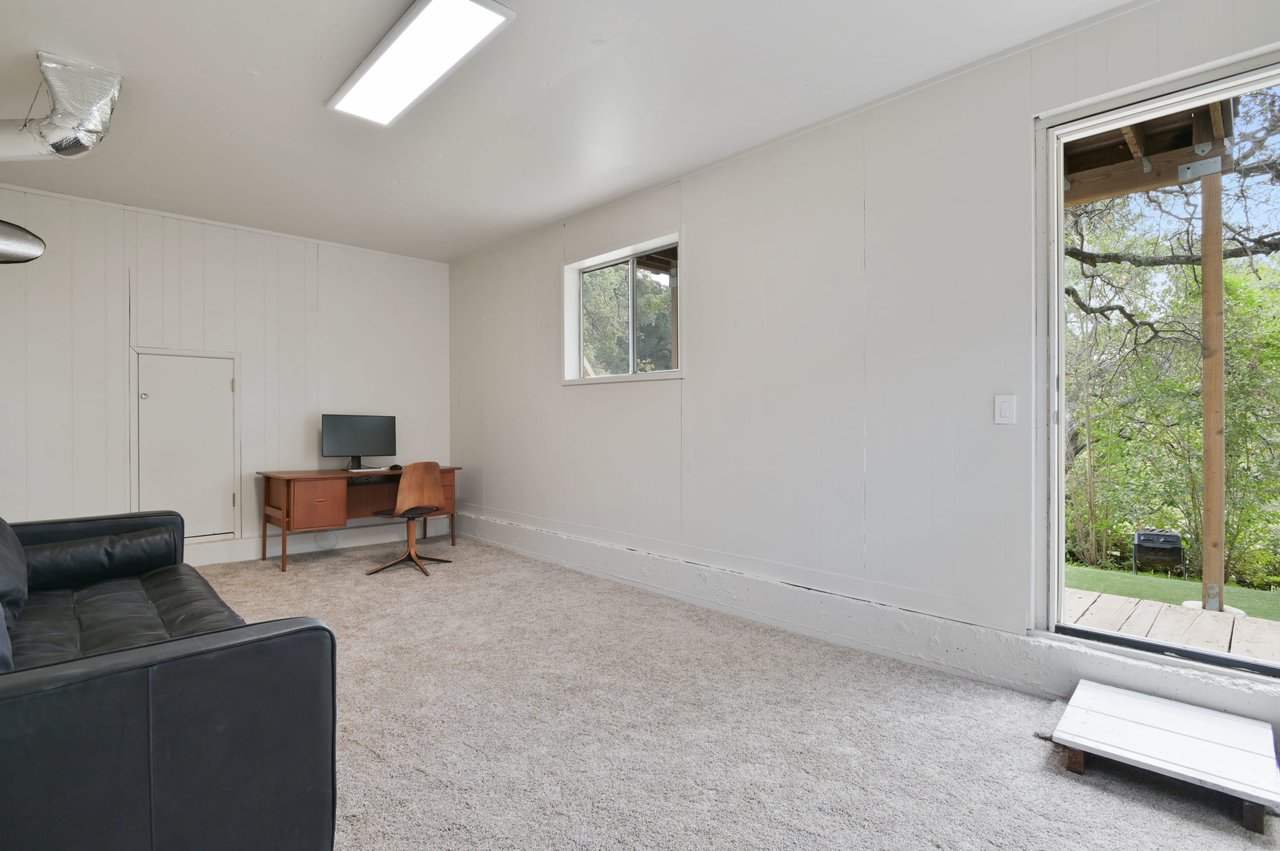 33 Bonnie Brae Dr