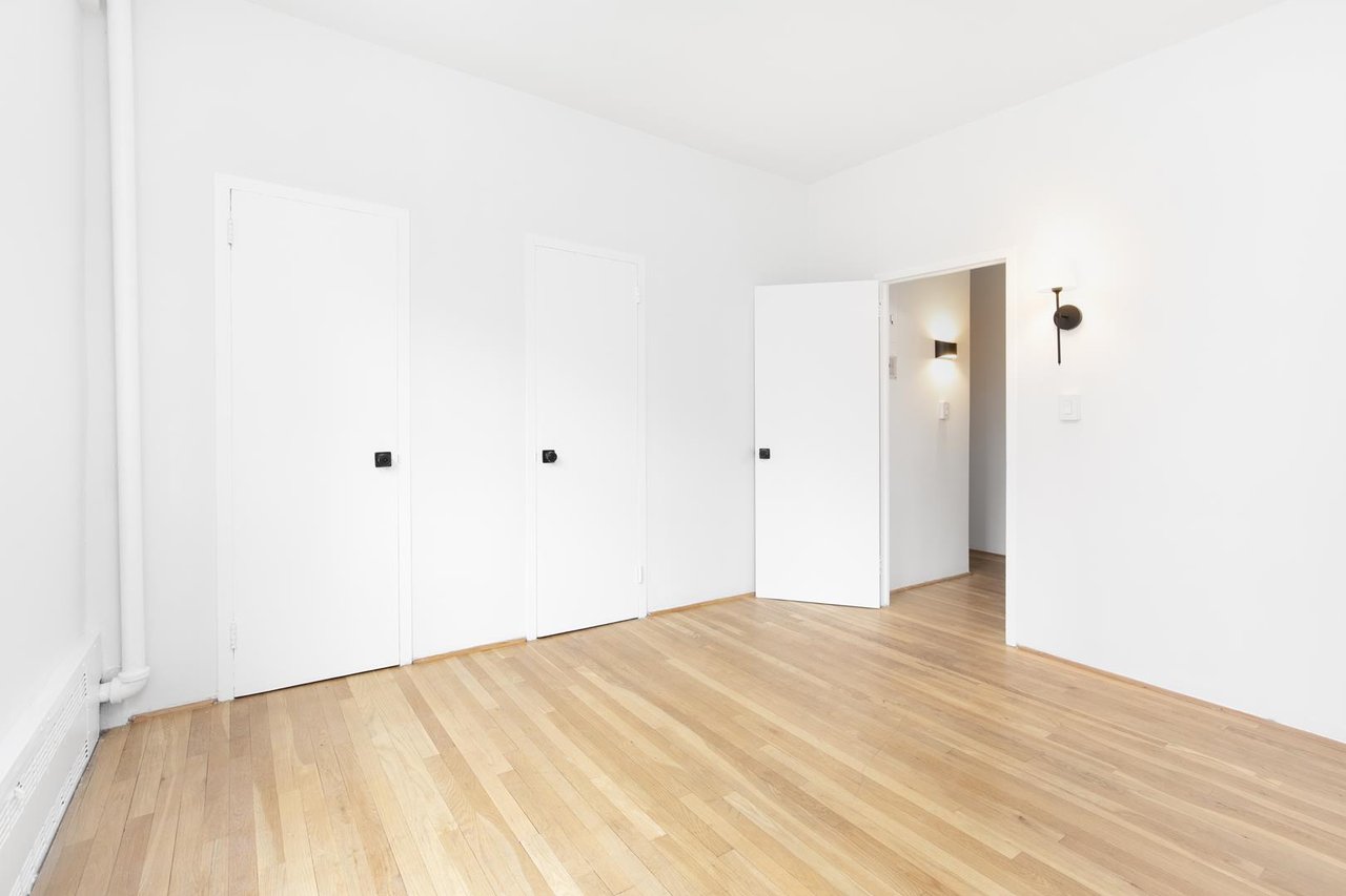 90 La Salle Street, Apt 4-D