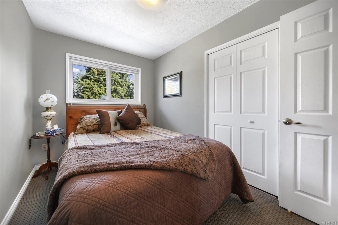403 Dressler Rd