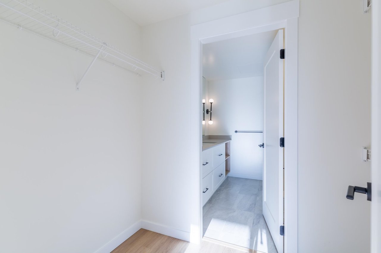 207-27218 Aldergrove Town Center Dr