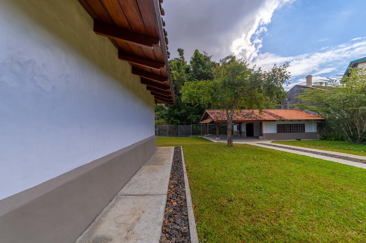 Private Gated Guest House Estate, Escazu, San Jose