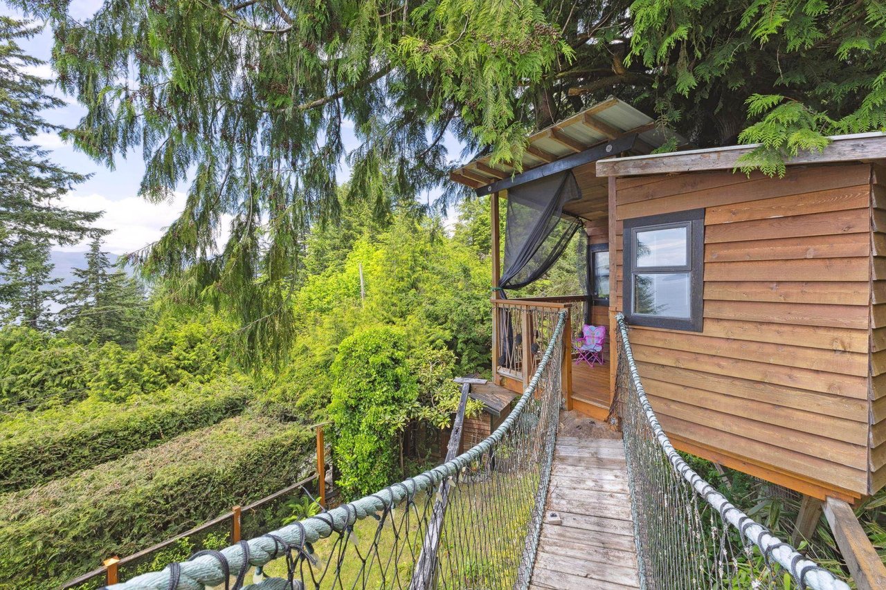425 Mountain Dr