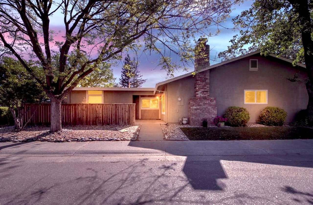 2764 Feather Place