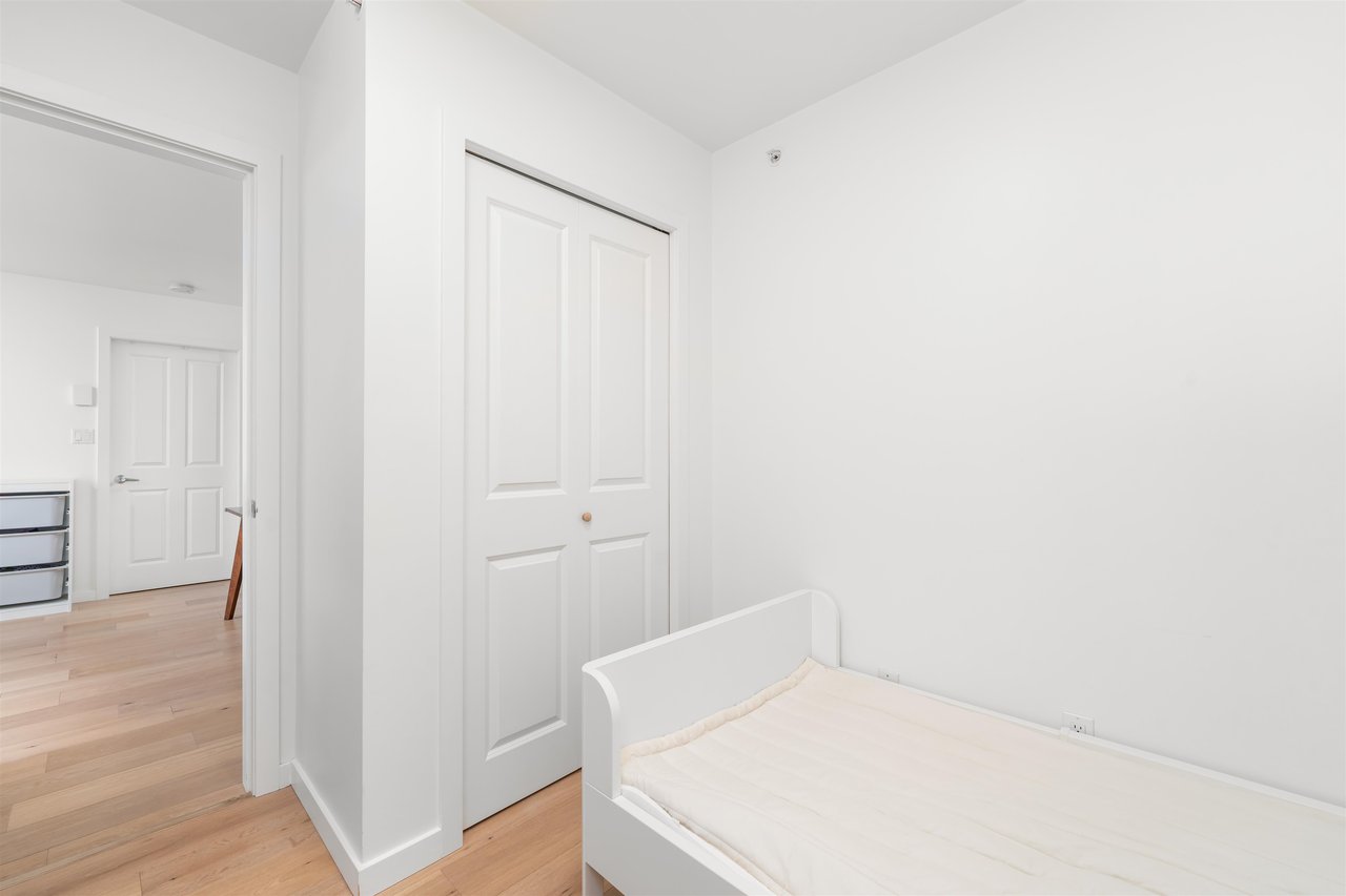604-1425 W 6th Ave