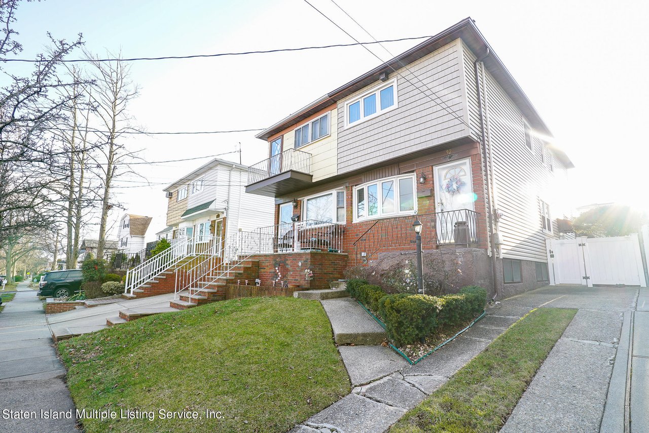 92 Bay Terrace