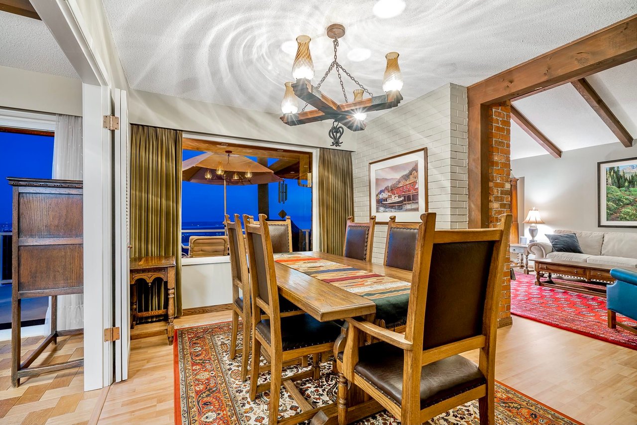 209 Rondoval Cres