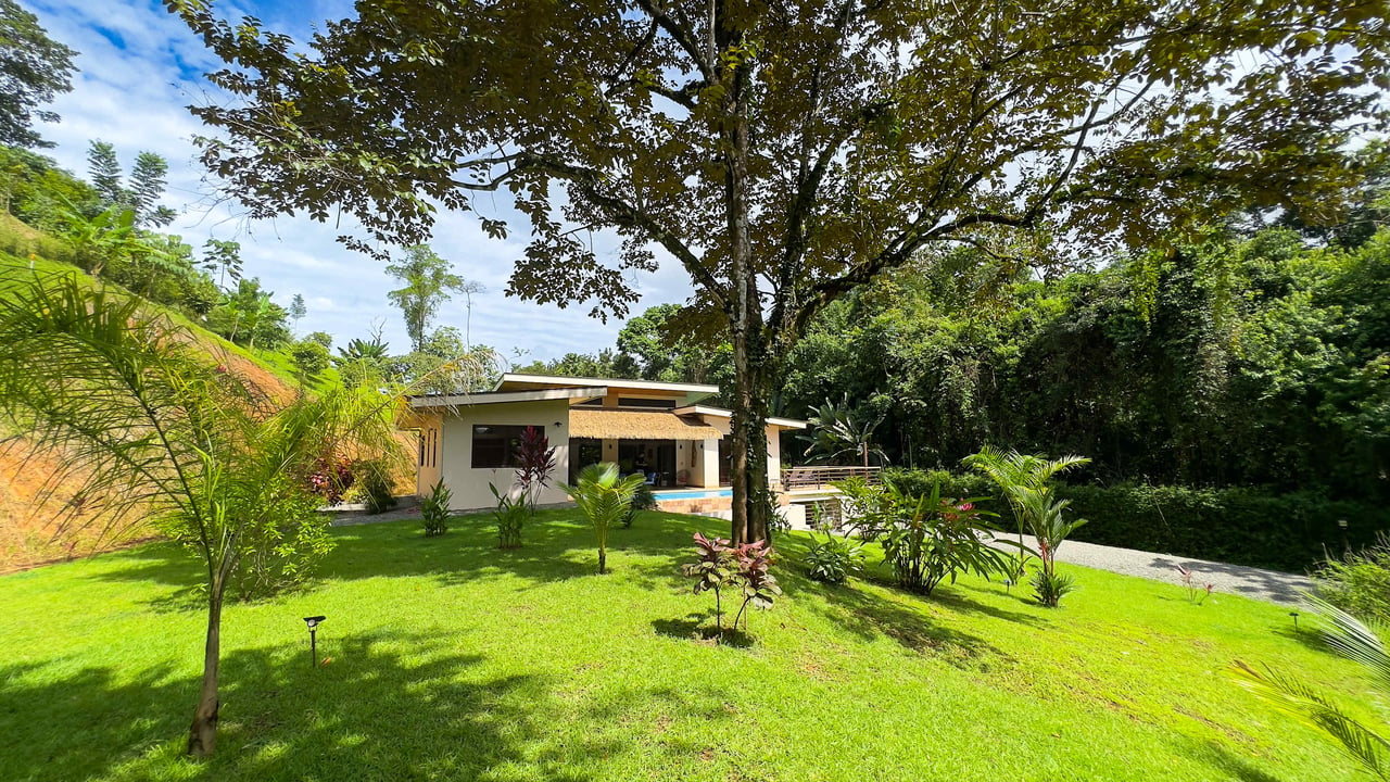 Casa La Paz: A Private Oasis of Luxury and Adventure in the Heart of Ojochal!