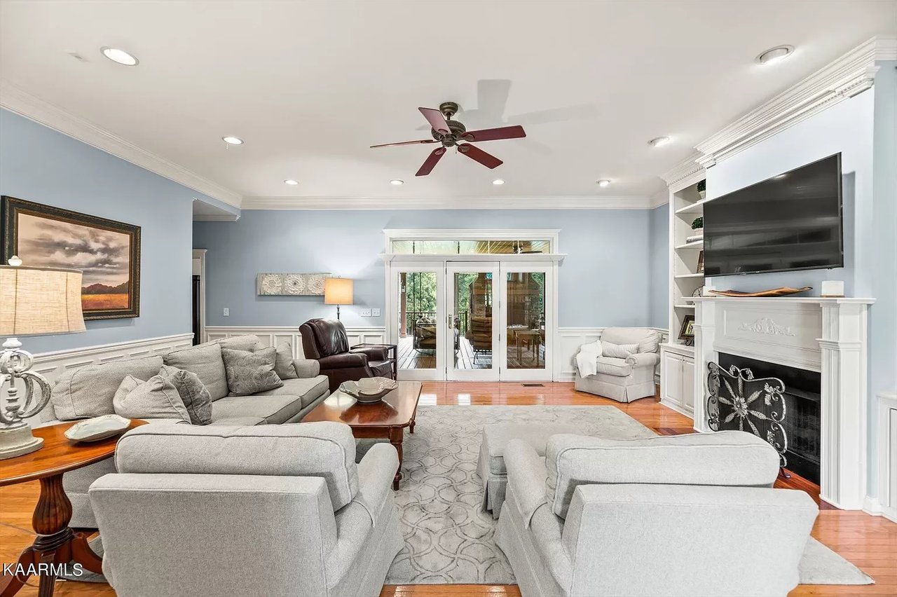 314 Riverdale Dr