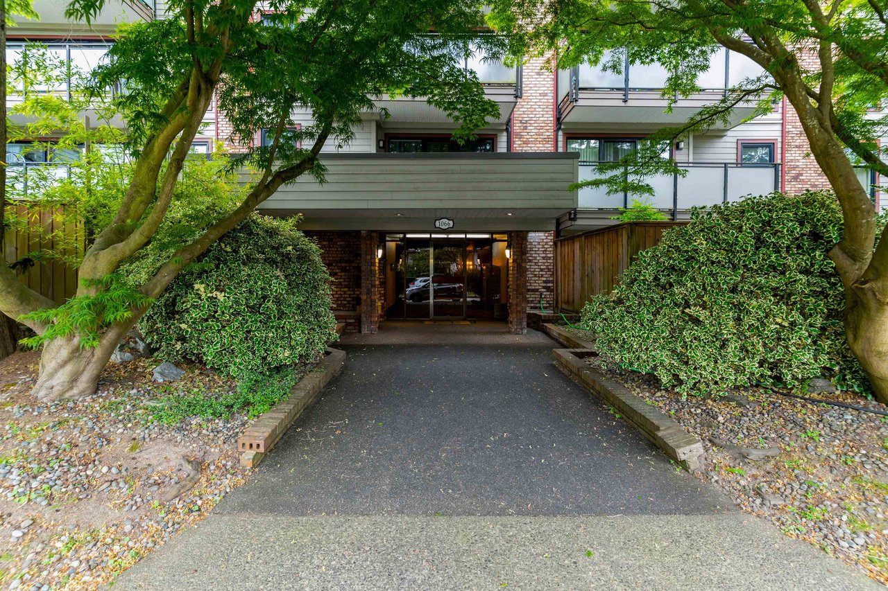 207-1066 E 8th Ave