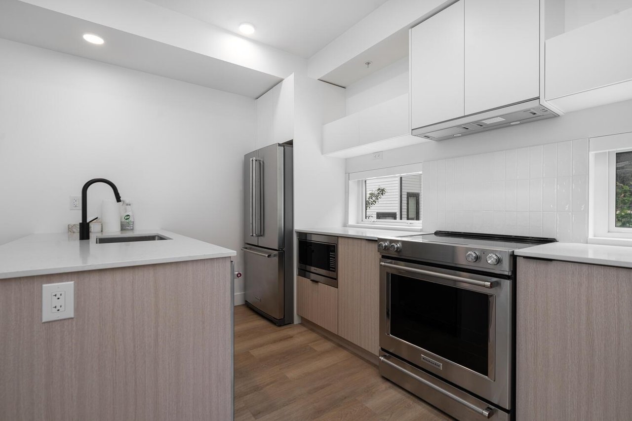119-1306 Laval Square