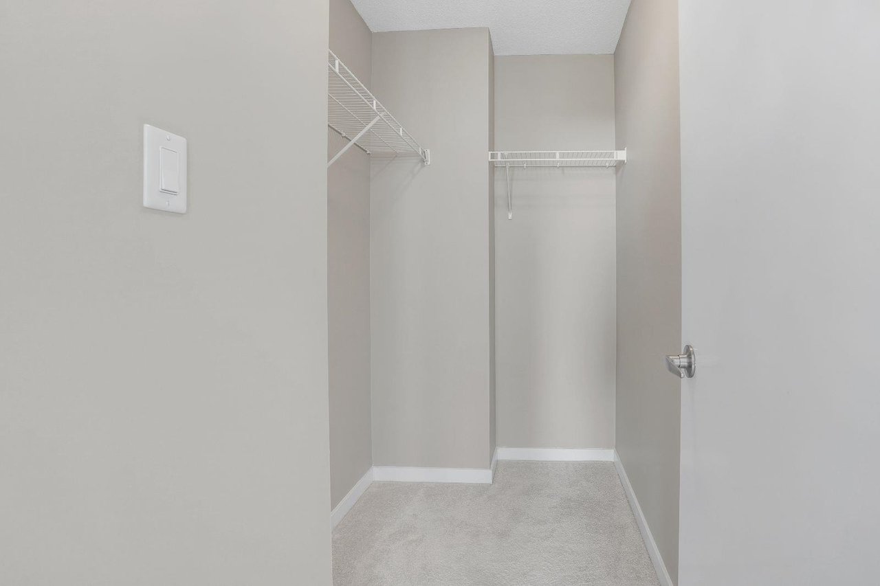 2704-13688 100 Avenue, Surrey