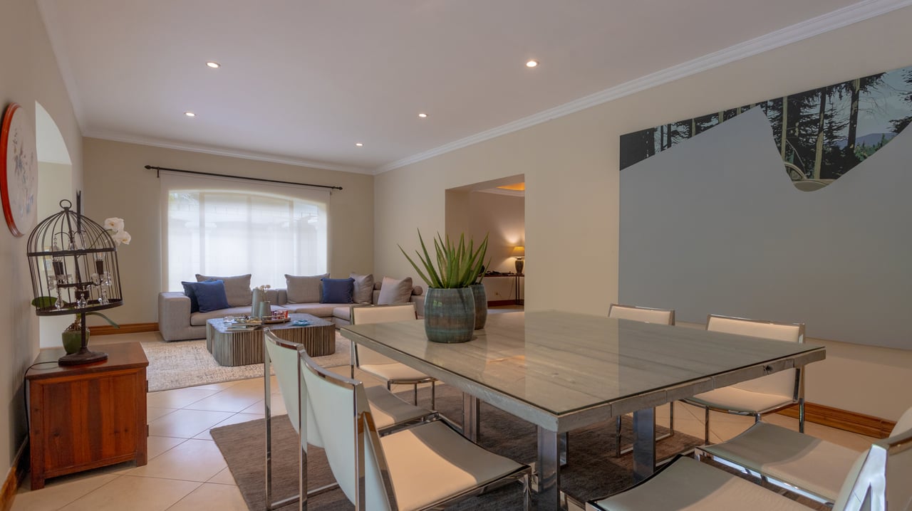 Single Level Gated Residence, Santa Ana, San Jose